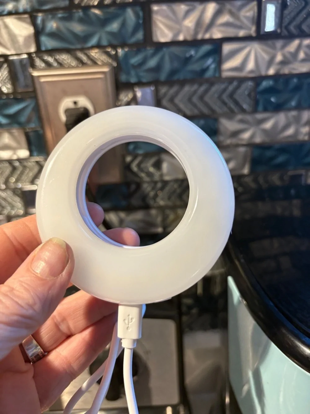 OXVA White Box with Metallic Gold Ring Light